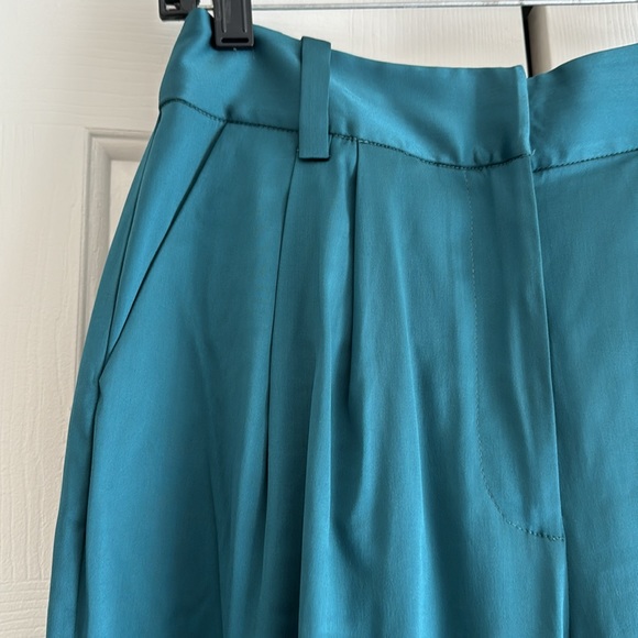 Favorite Daughter THE SATIN FAVORITE PANT // Dark Teal - Picture 9 of 11